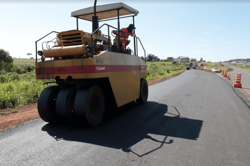 BR-163/MS começa a semana com obras de ampliação e manutenção; veja os trechos com desvios e pare-e-siga