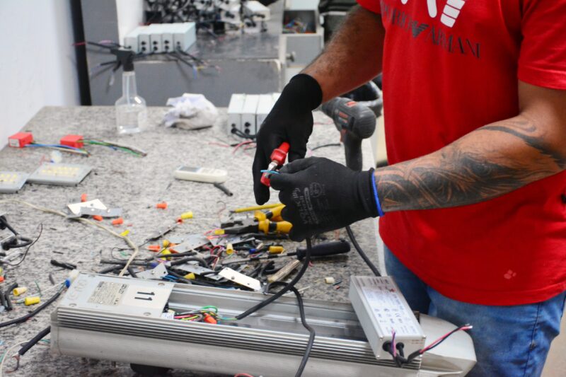 CEB IPes recupera 15 mil luminárias, economiza R$ 4,5 milhões e amplia iluminação no DF