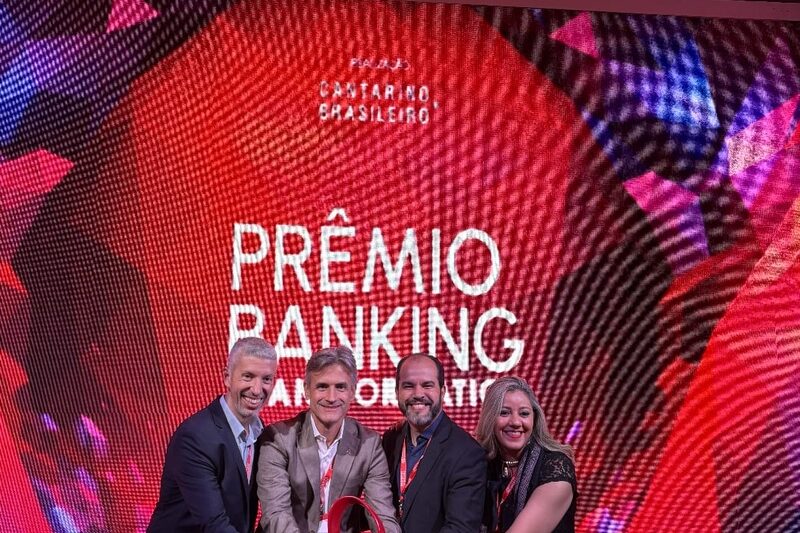 Super App Sicoob é reconhecido como melhor aplicativo do mercado financeiro no Prêmio Banking Transformation