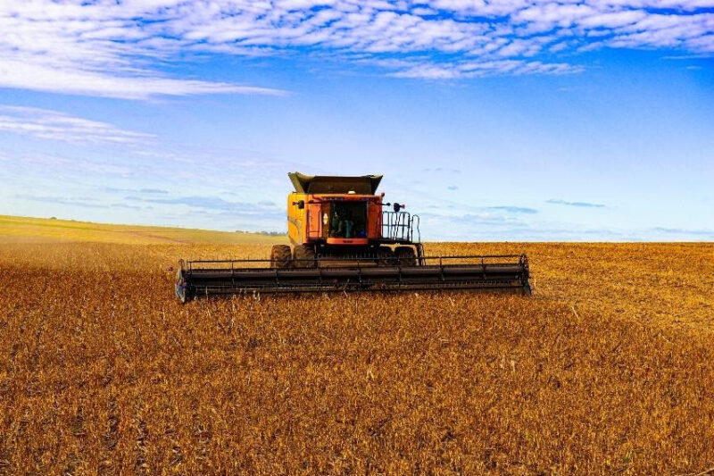 Valtra destaca papel da tecnologia no avanço da colheita de soja no Brasil