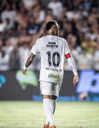 Neymar tem atuação discreta em clássico antes de última convocação da Seleção