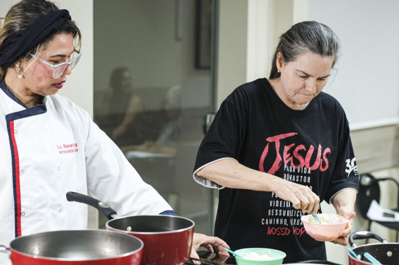 Abril Azul: oficina de culinária funcional ajuda famílias atípicas a enfrentarem seletividade alimentar em Campo Grande