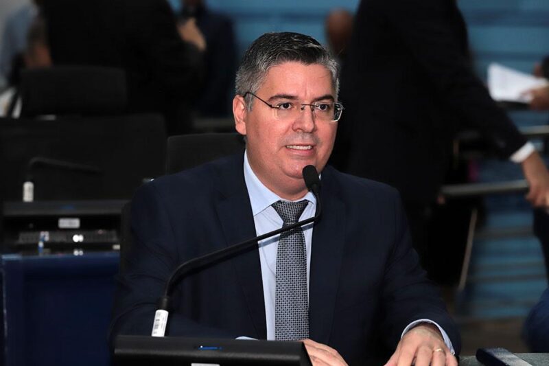 Vereador defende valorização de profissionais da saúde e anuncia audiência pública em Campo Grande