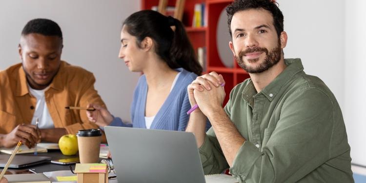 Empresas têm acesso a cursos gratuitos do Senac MS para qualificar equipes online; veja como participar