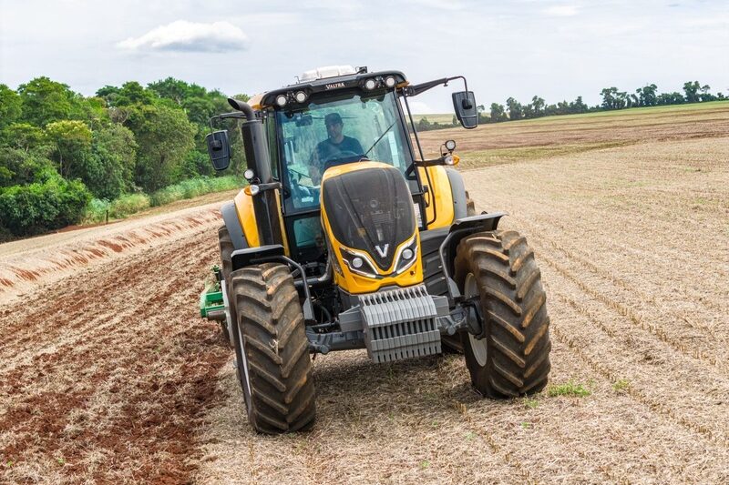 Valtra lança Série M5 e inaugura nova geração de tratores com foco em potência, conforto e agricultura digital