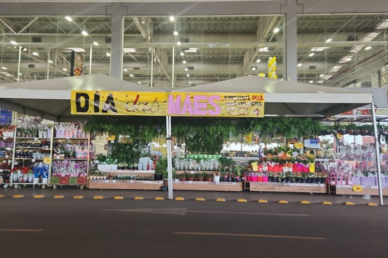 Dia das Mães: consumidores buscam presentes mais baratos e supermercados apostam em opções acessíveis