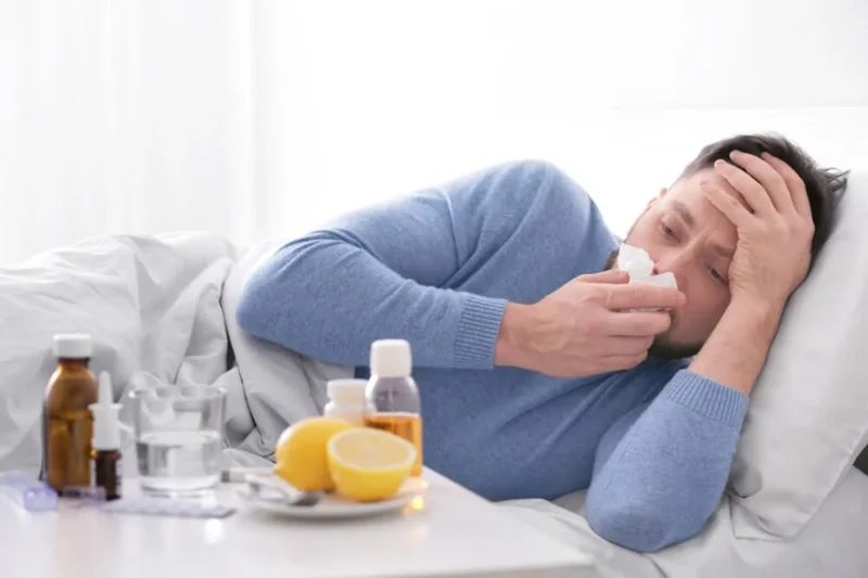 Coriza frequente pode indicar rinite, gripe ou alergias respiratórias, alerta especialista