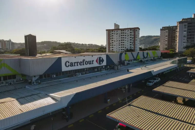 Grupo Carrefour Brasil amplia contratação de profissionais 50+ e abre mais de 2 mil vagas no país