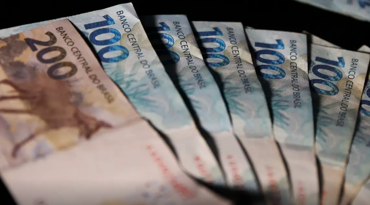 Caixa paga Bolsa Família a beneficiários com NIS final 7; valor médio chega a R$ 677,66 em junho