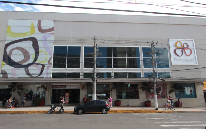 Funtrab leva vagas de emprego e serviços gratuitos ao Centro de Campo Grande durante ação especial da CDL