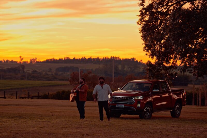 RAM aposta no sertanejo e lança projeto musical com Cesar Menotti & Fabiano em homenagem ao agro brasileiro