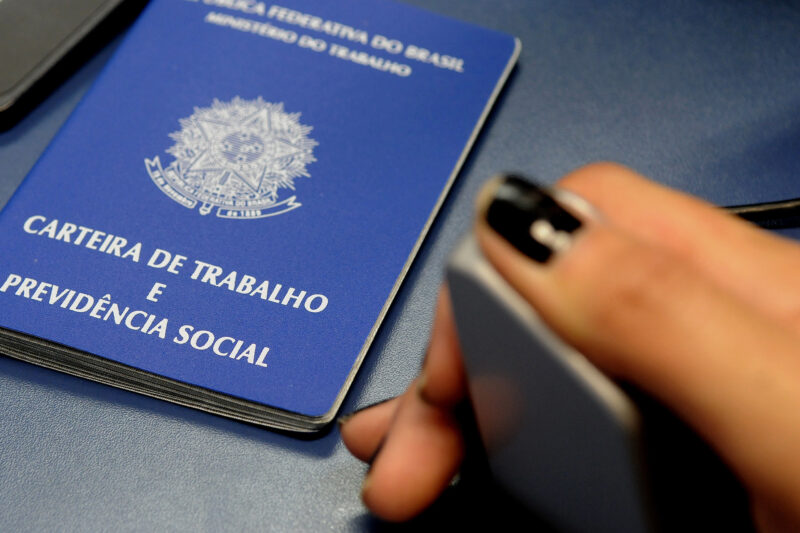 Agências do trabalhador do DF oferecem 956 vagas de emprego com salários de até R$ 3,1 mil