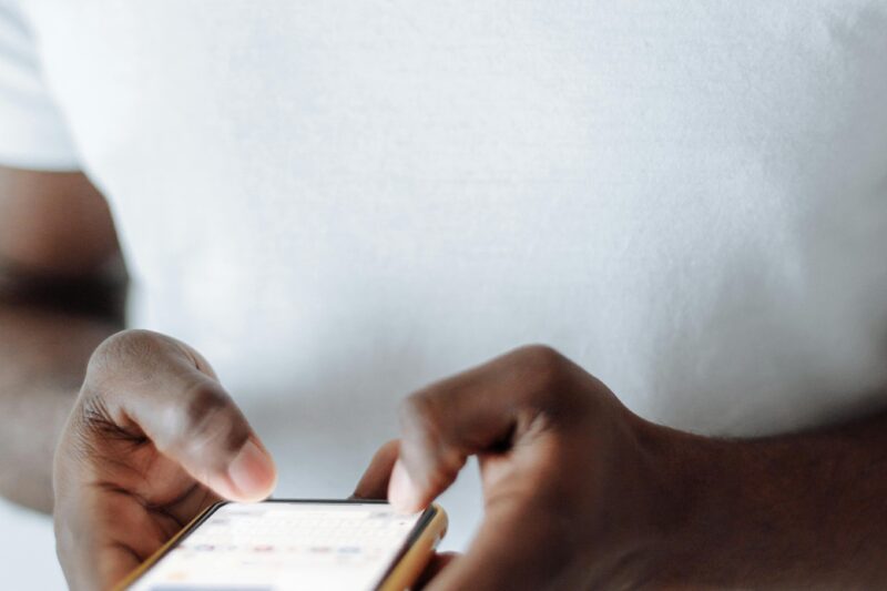 Setor de saúde adota WhatsApp como principal canal de atendimento, aponta pesquisa