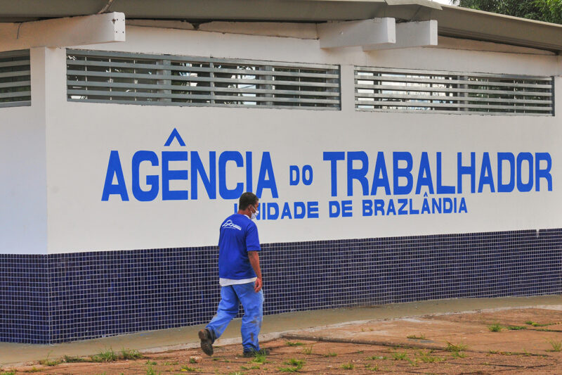 Agências do Trabalhador do DF oferecem 792 vagas de emprego nesta terça-feira