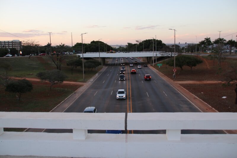 Viadutos do Eixão são liberados para o trânsito após obras de recuperação