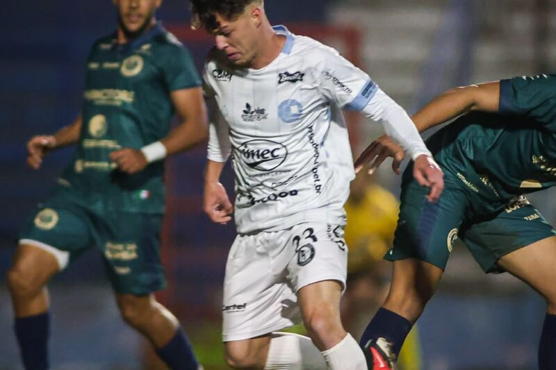 Formado por São Paulo e Grêmio, Robyson Lukas mira carreira internacional