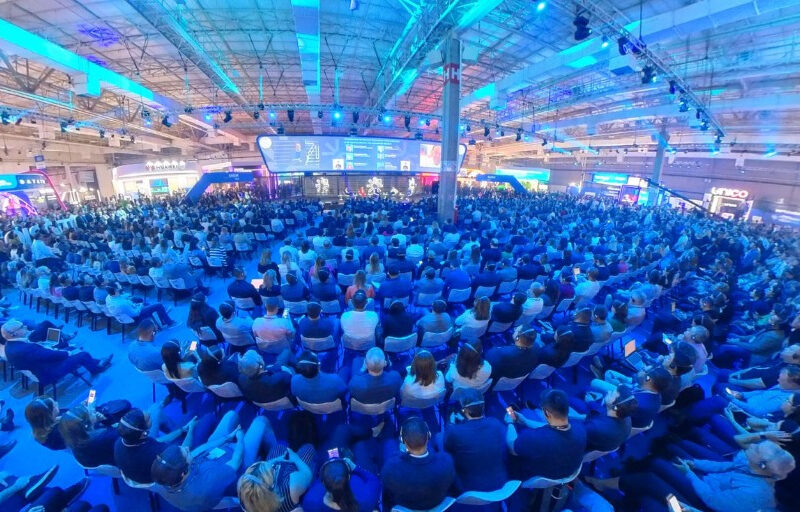 Plusoft apresenta IA e automação para transformar a experiência do cliente no setor financeiro