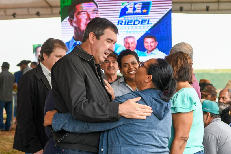 Asfalto e assistência técnica fortalecem agricultura familiar em Terenos