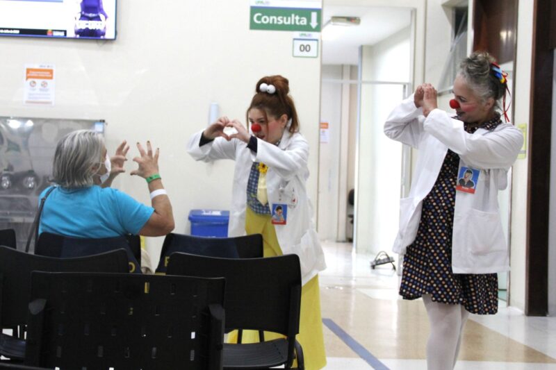 Palhaçaria leva acolhimento a quase 40 mil pessoas em unidades do SUS no Paraná